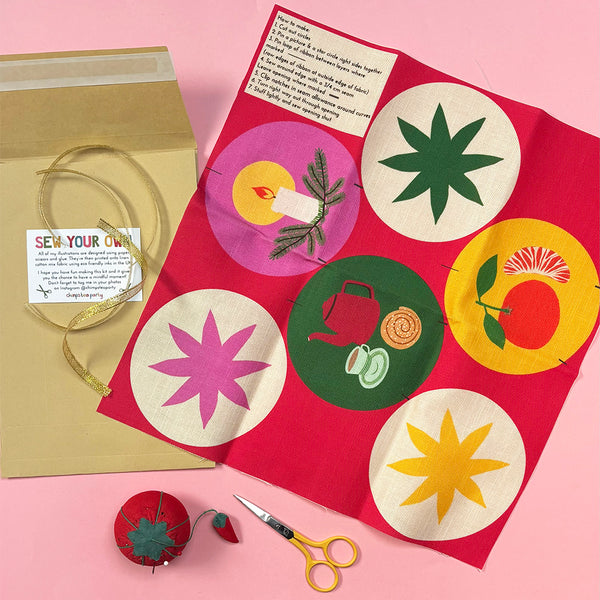 Sew-Your-Own Set of Cosy Christmas Tree Decorations | craft kit